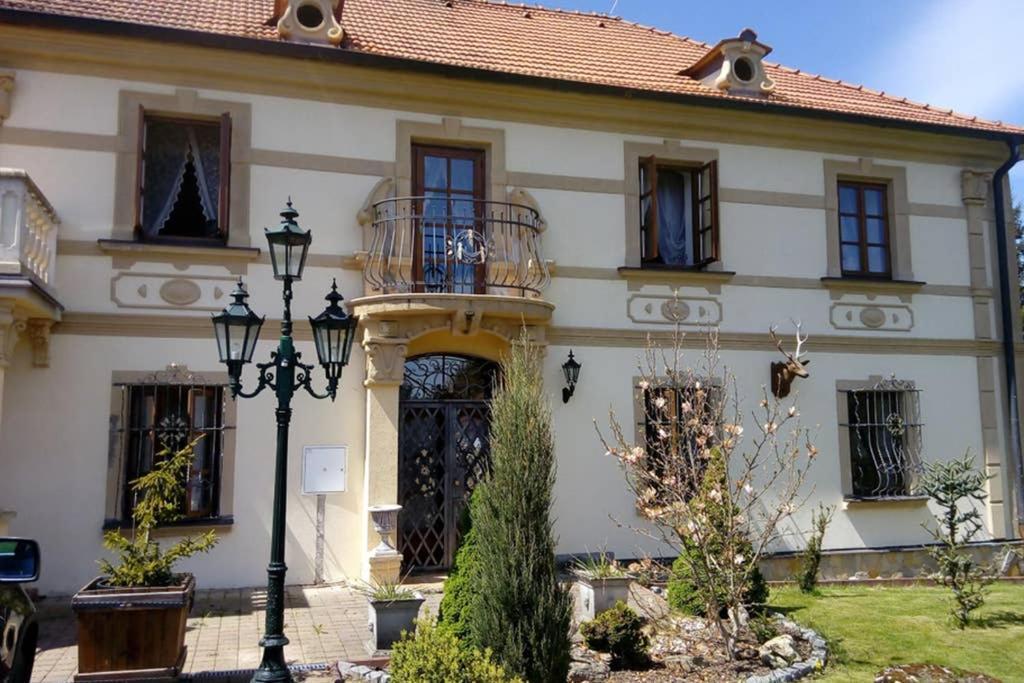 Zamecek Zdiky - Moderni Maly Apartman Bujanov Exterior photo