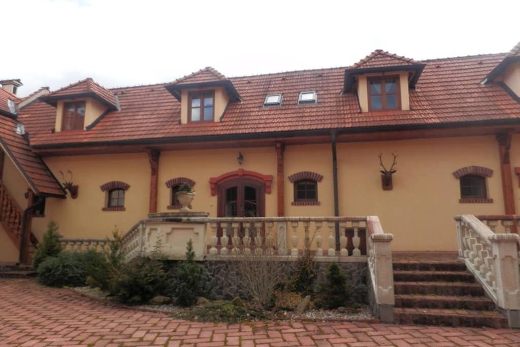 Zamecek Zdiky - Moderni Maly Apartman Bujanov Exterior photo
